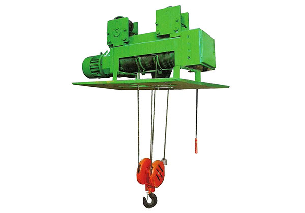 Metallurgical wire rope hoist
