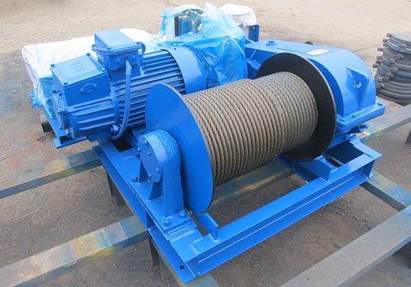 Electric slow speed winch