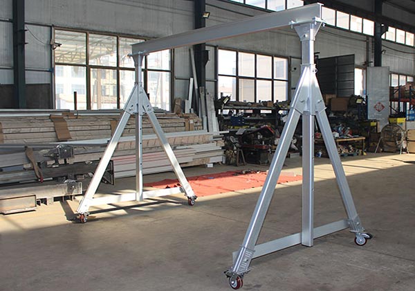 Aluminum gantry crane