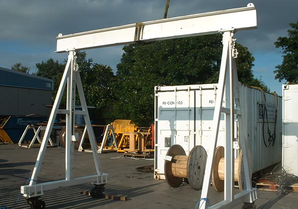 Aluminum gantry crane