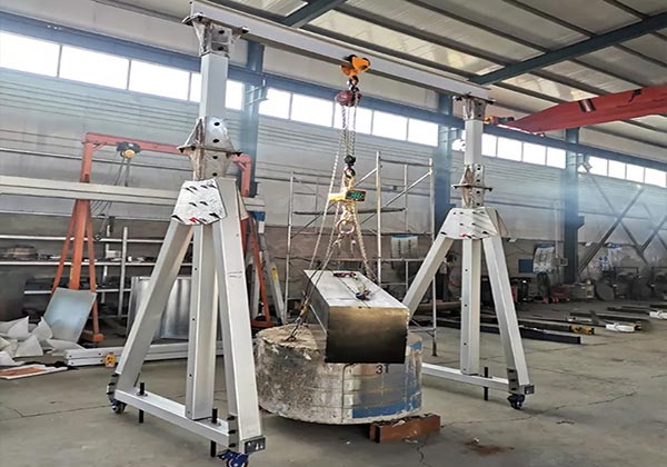 Aluminum gantry crane