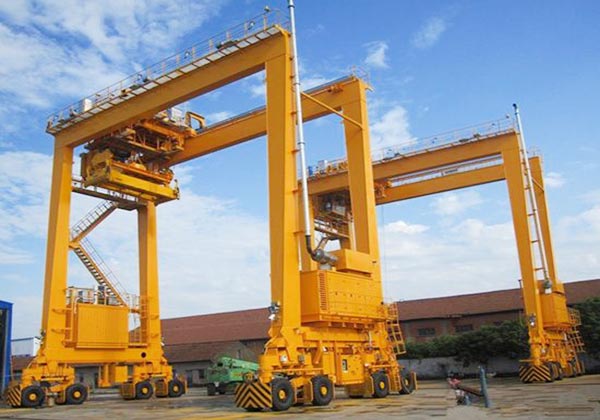 Rubber tyred gantry crane