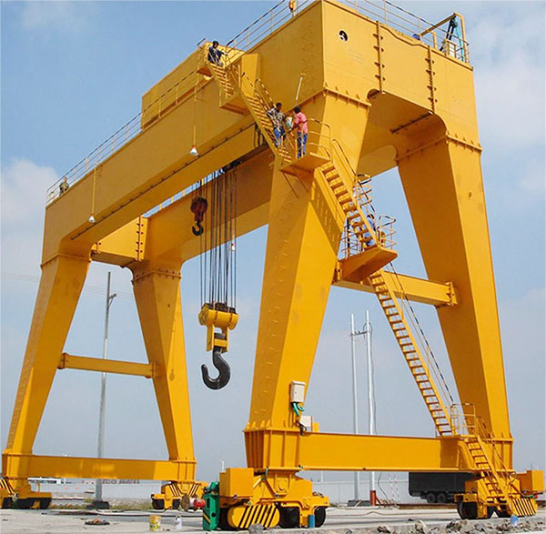 Heavy gantry crane