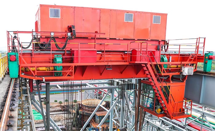 intelligent coke tank crane