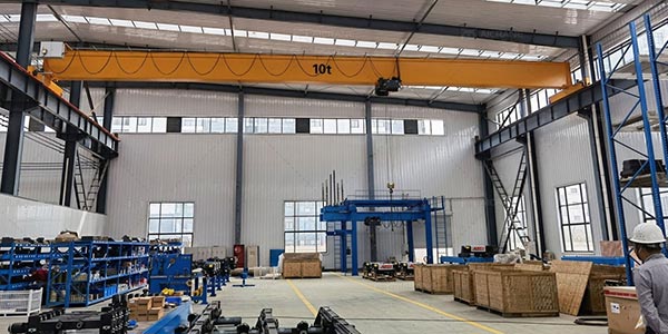 Motor-driven single beam overhead crane