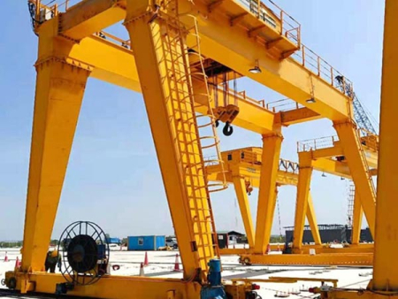 gantry crane with electric hoist